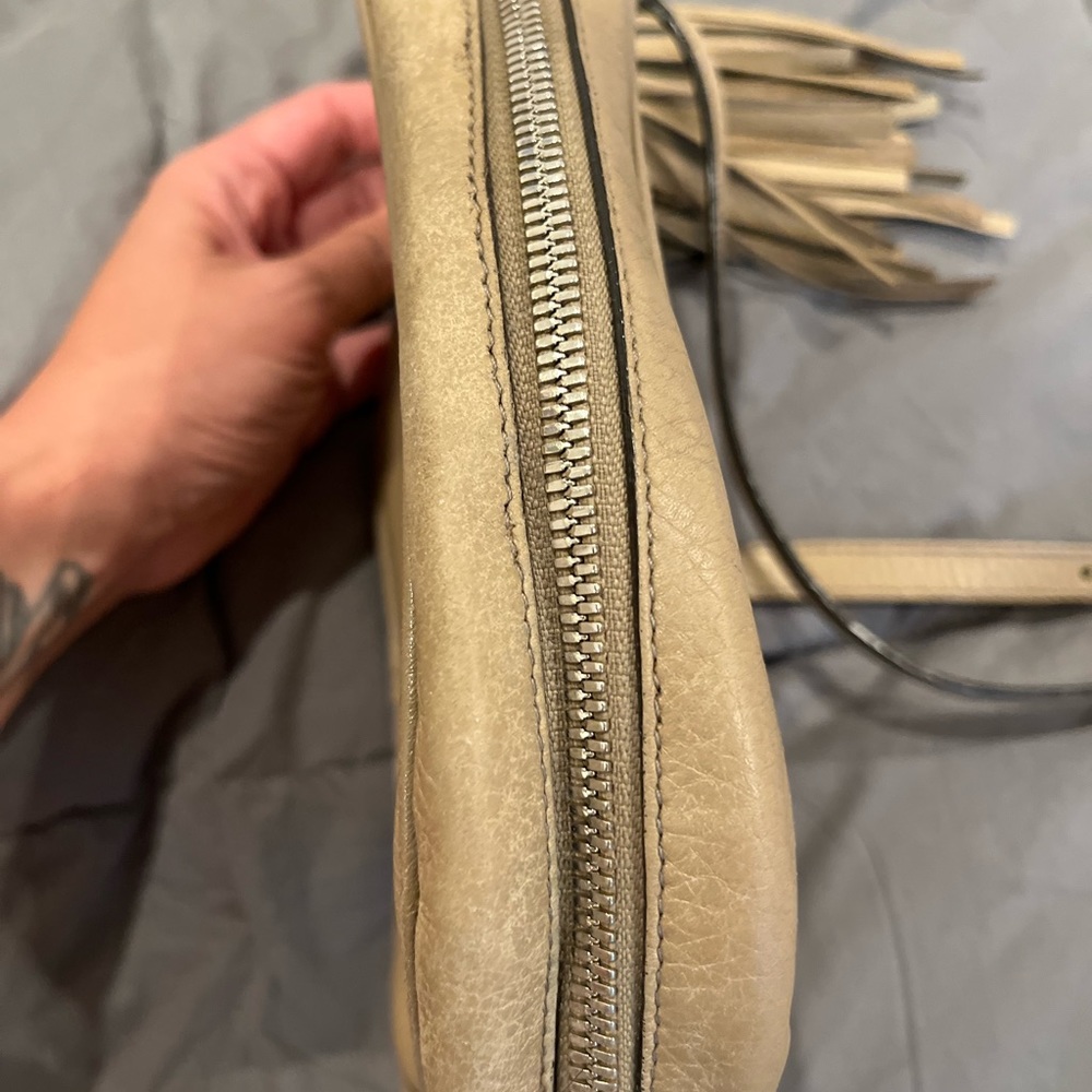 Gucci Beige/Tan Soho Disco Leather Crossbody Bag with Tassel - Picture 11 of 15
